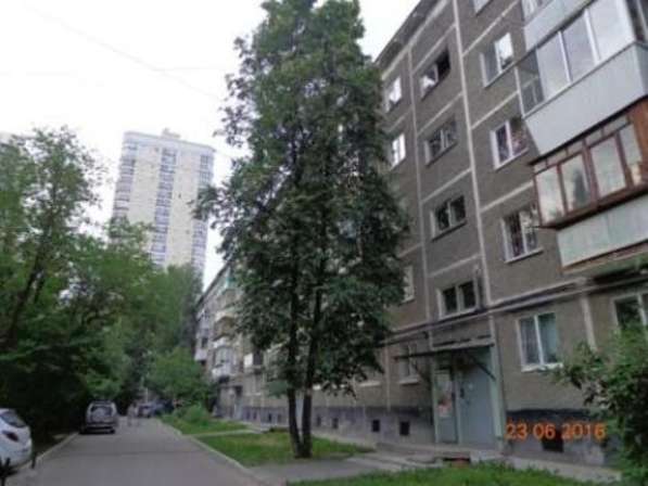 Продам 2-комнатную квартиру на Зенитчиков 14