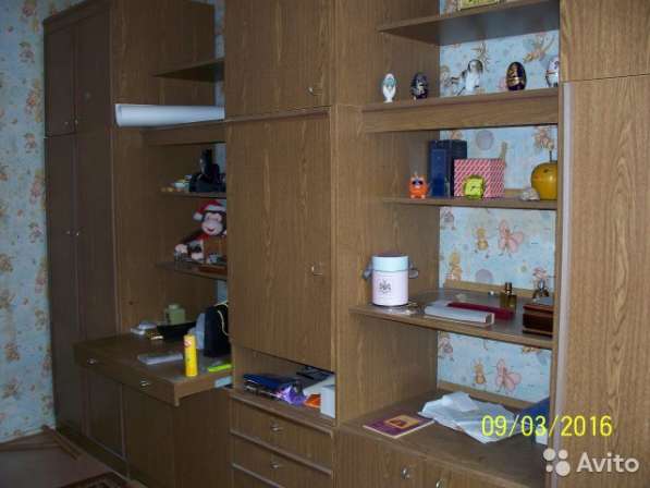 Продается стенка с двумя шкафами, письменным столом, комодом в Туле