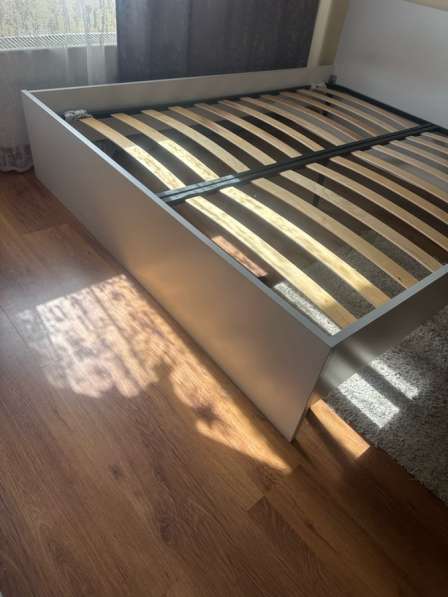 Кровать без матраца