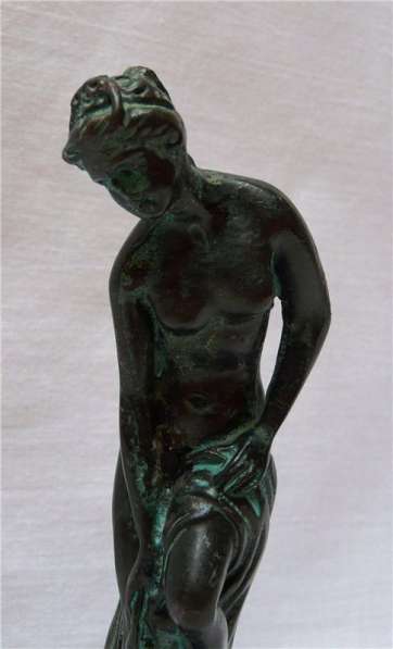 Статуэтка Девушка (R320)