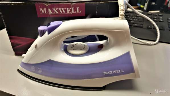 Утюг Maxwell MW-3004 с отпаривателем