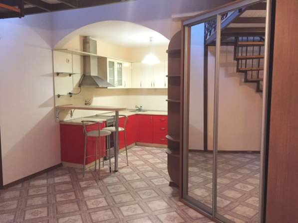 Продается двухуровневый апартамент с ремонтом в Алупке