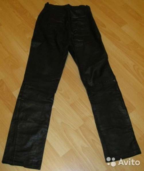 Брюки женские кожаные чёрные 40 42 размер в Сыктывкаре