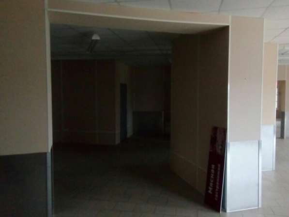 Продаю торговое помещение 380 кв. м. с арендаторами в Великом Новгороде