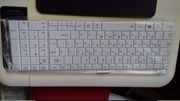 Продаю клавиатуру на ноутбук TOSHIBA C850-E3W НОВАЯ