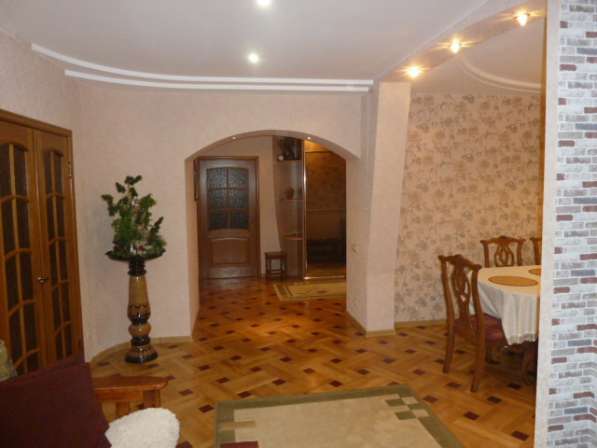 Продается 3-х комнатная квартира, ул. Крупской, 25к1 в Омске фото 3