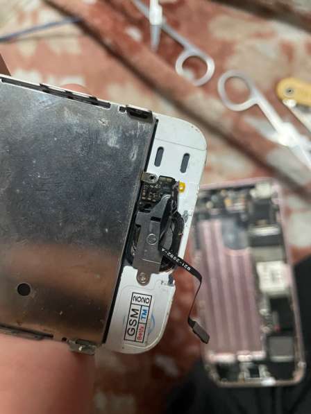 Продам iPhone 5s, без АКБ в Иркутске