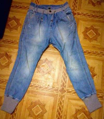Джинсы