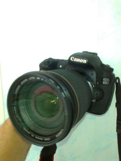зеркальный фотоаппарат Canon EOS 60D