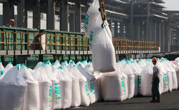 Минеральные удобрения и СЗР оптом в Москве