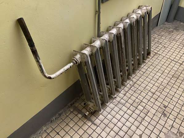 Отдам чугунную батарею на лом, 10 секций