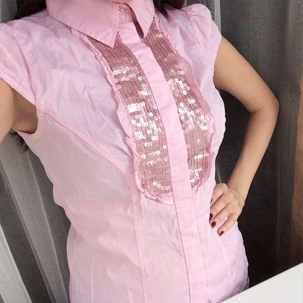 Блузка нежно розового цвета