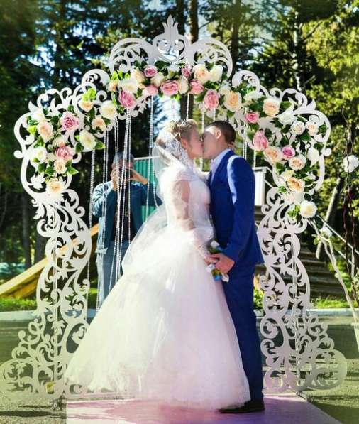 Свадебная арка Сказка из дерева