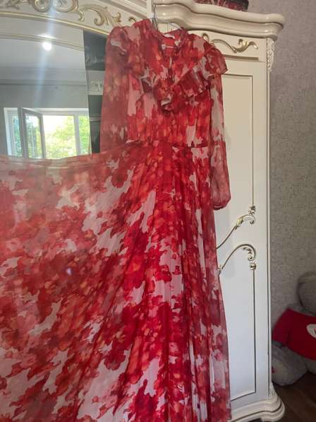 Продаётся платье, шикарное 44размер в Кизляре