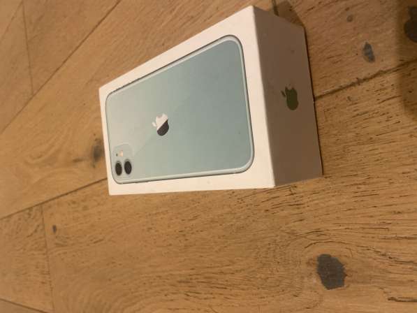 Apple iPhone 11 128GB + чехол