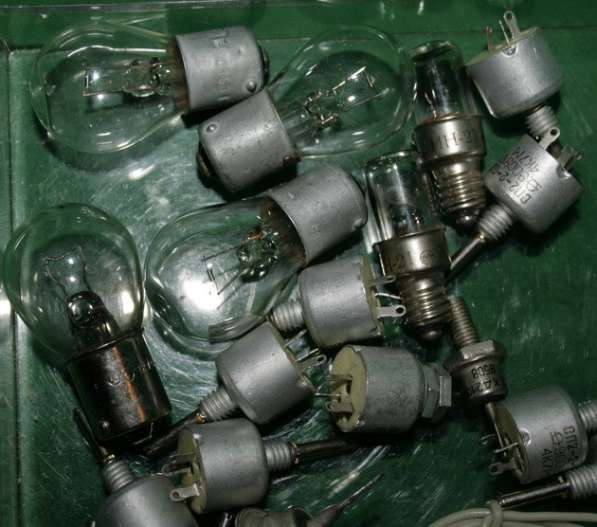 Лампа см-26-25-B15s/18 и диоды КД 202А, 203А