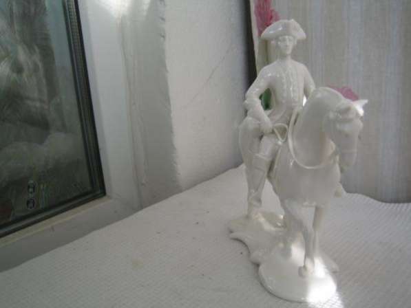 Фарфоровую статуэтку-Всадник на коне-,Германия,Нимфенбург,1920-е гг.,ск.Т.Кернер в Москве фото 4