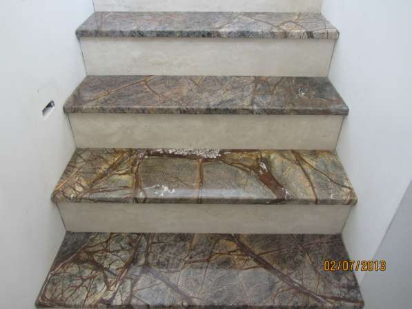Лестницы из натурального камня мрамора и гранита в Раменское фото 7