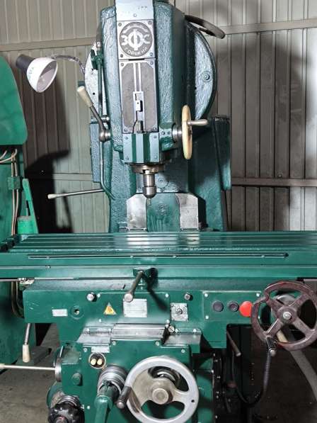 Станок 6Р12 вертикальный консольно-фрезерный продам в Владивостоке