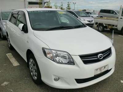 автомобиль Toyota Fielder 2011, продажав Омске