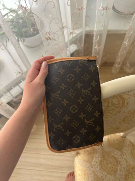 Оригинальная косметичка Louis Vuitton в Санкт-Петербурге фото 4