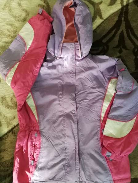Четыре куртки и брюки для девочки рост 140-146 в Подольске фото 3