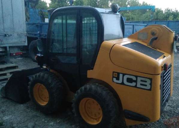 Продам фронтальный мини погрузчик JCB 190, 2010 г/в,1099т. р в Москве фото 5