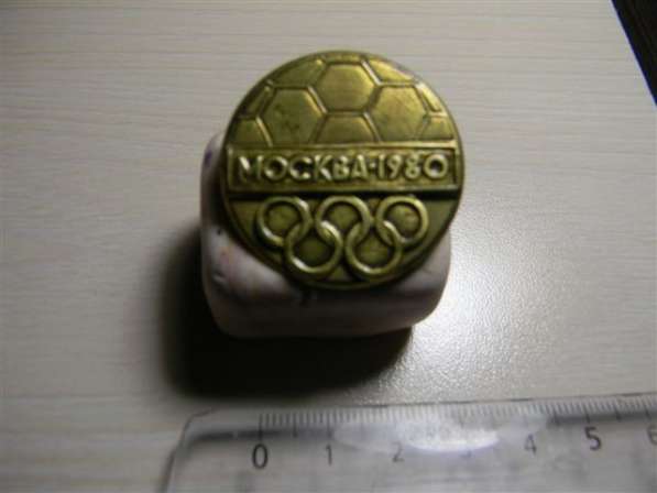 Значок. Олимпиада.Футбол.Ленинград, турнир, стадион.3 разных в фото 15