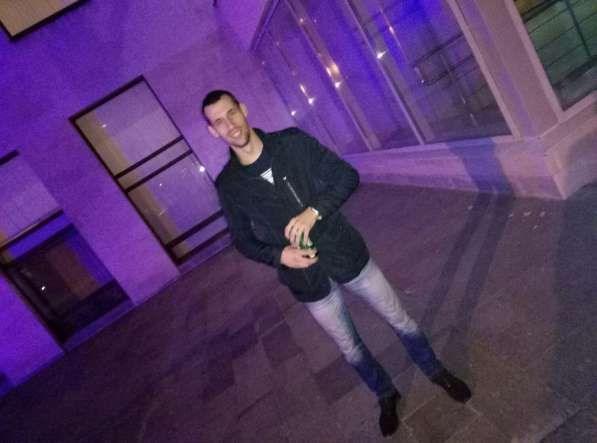 Роберт, 28 лет, хочет познакомиться