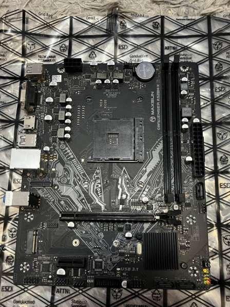 Материнская плата MAXSUN