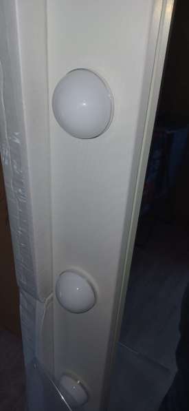 Зеркало с лампочками в Сургуте