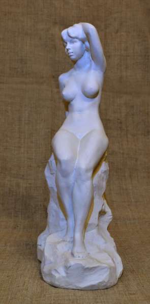 Скульптура обнажённой девушки в Санкт-Петербурге фото 4