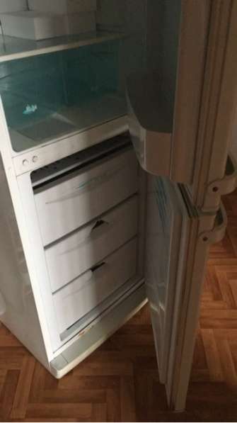 Продаю холодильник в Чите