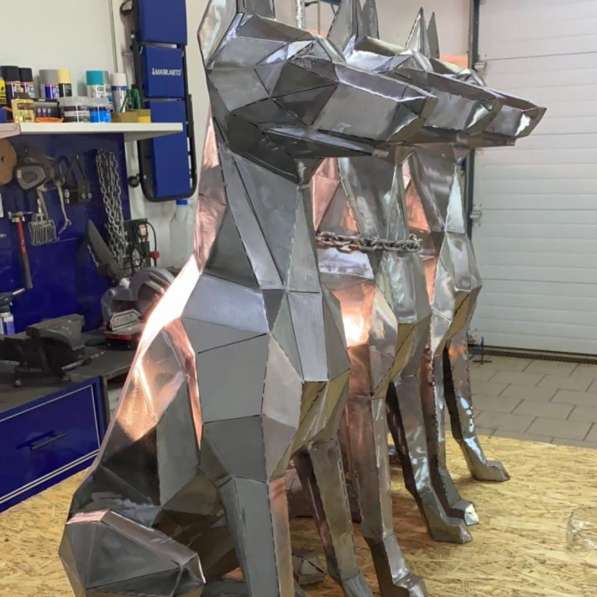 Полигональные фигуры из металла, готовые и на заказ в фото 9
