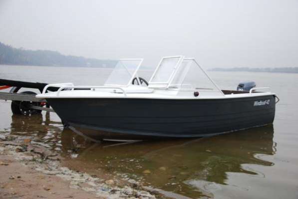 Моторная лодка Windboat-42M Pro