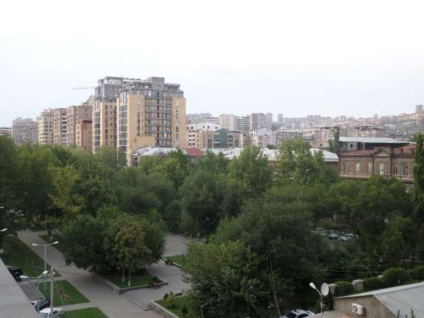 Yerevan, Amiryan str., nea Repuplik squeare, New Building в фото 12