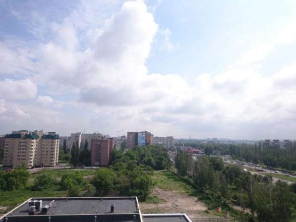 Продам однокомнатную квартиру в Воронеже. Жилая площадь 38 кв.м. Этаж 10. Есть балкон.