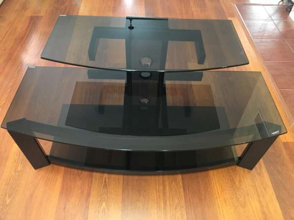 Тумба стеклянная под телевизор, аппаратуру