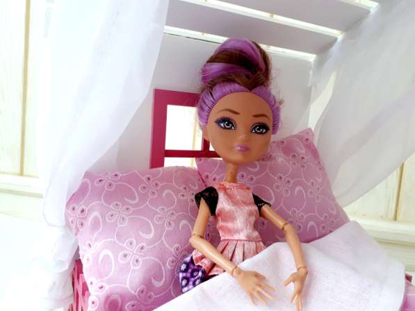 Кровать-домик для куклы. Лучшая игрушка в подарок девочке в Москве фото 6