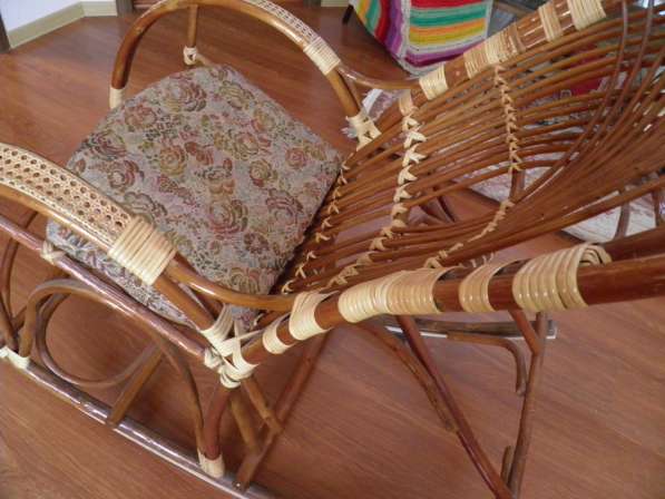 Роскошное плетёное кресло-качалка в отличном состоянии в Анапе фото 5