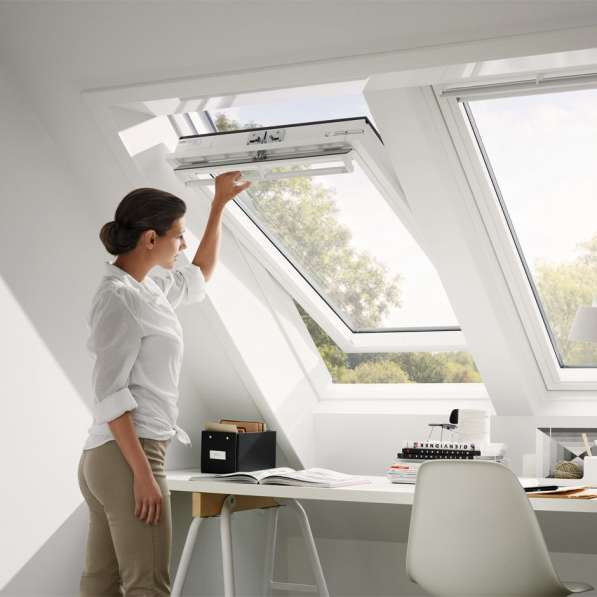 Установка мансардных окон ФАКРО, ВЕЛЮКС и РОТО! в Москве фото 21