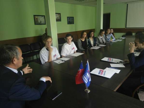 Молодая Гвардия провела встречу с депутатом В. Н. Шапкиным в Щелково фото 3