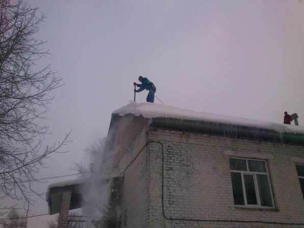 Чистка кровли от снега в Кирове фото 4