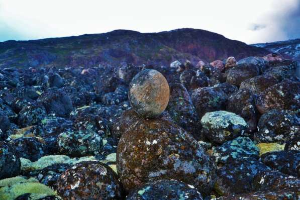 Вековой натуральный природный камень. Северное сияние в Мурманске фото 8