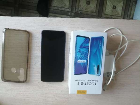 Смартфон Realme 5 в Москве