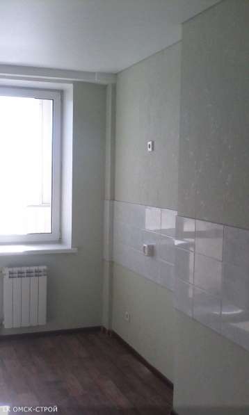 Оклеивание стен обоями в Омске фото 30