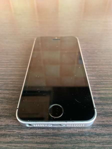 IPhone se 32gb в Омске