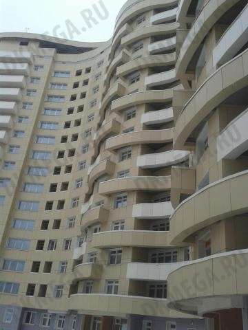 Продам четырехкомнатную квартиру в Красногорске. Жилая площадь 130 кв.м. Этаж 2. Есть балкон.