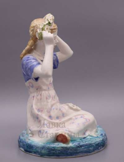 Фигурка Девушка одевающая венок,Конаково в Москве фото 3