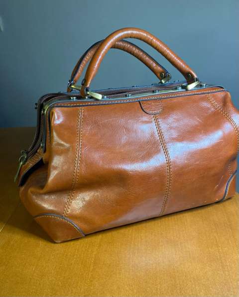 Сумка кожаная